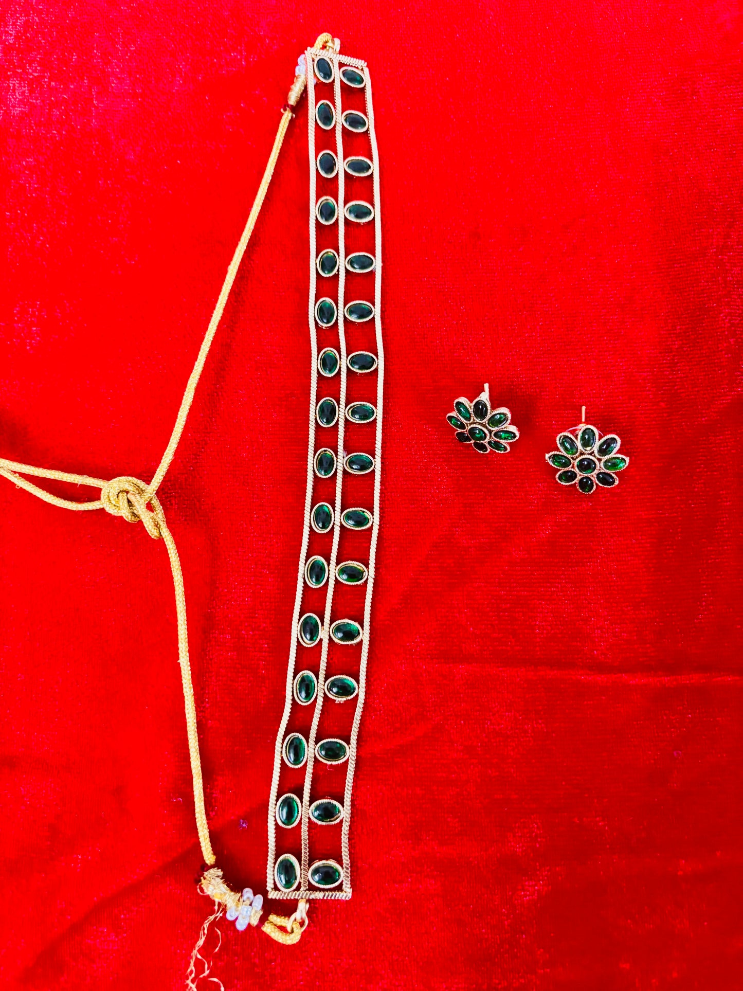 choker jewelry